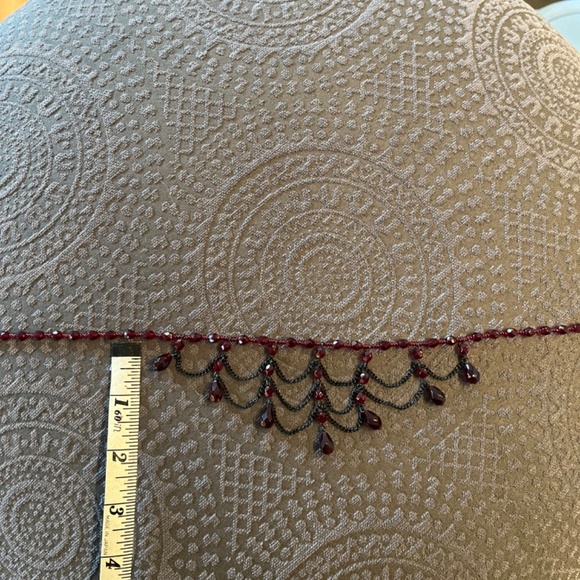 ROMANTIC GARNET-COLORED TEARDROP DRAPE BIB NECKLACE - Picture 5 of 9